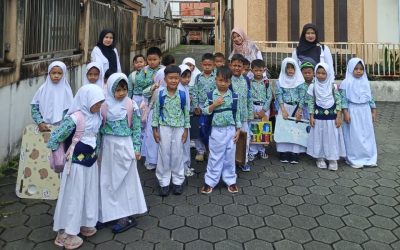 RA Doa Bangsa Al Falah Laksanakan Kunjungan Literasi ke Perpustakaan Cisarua